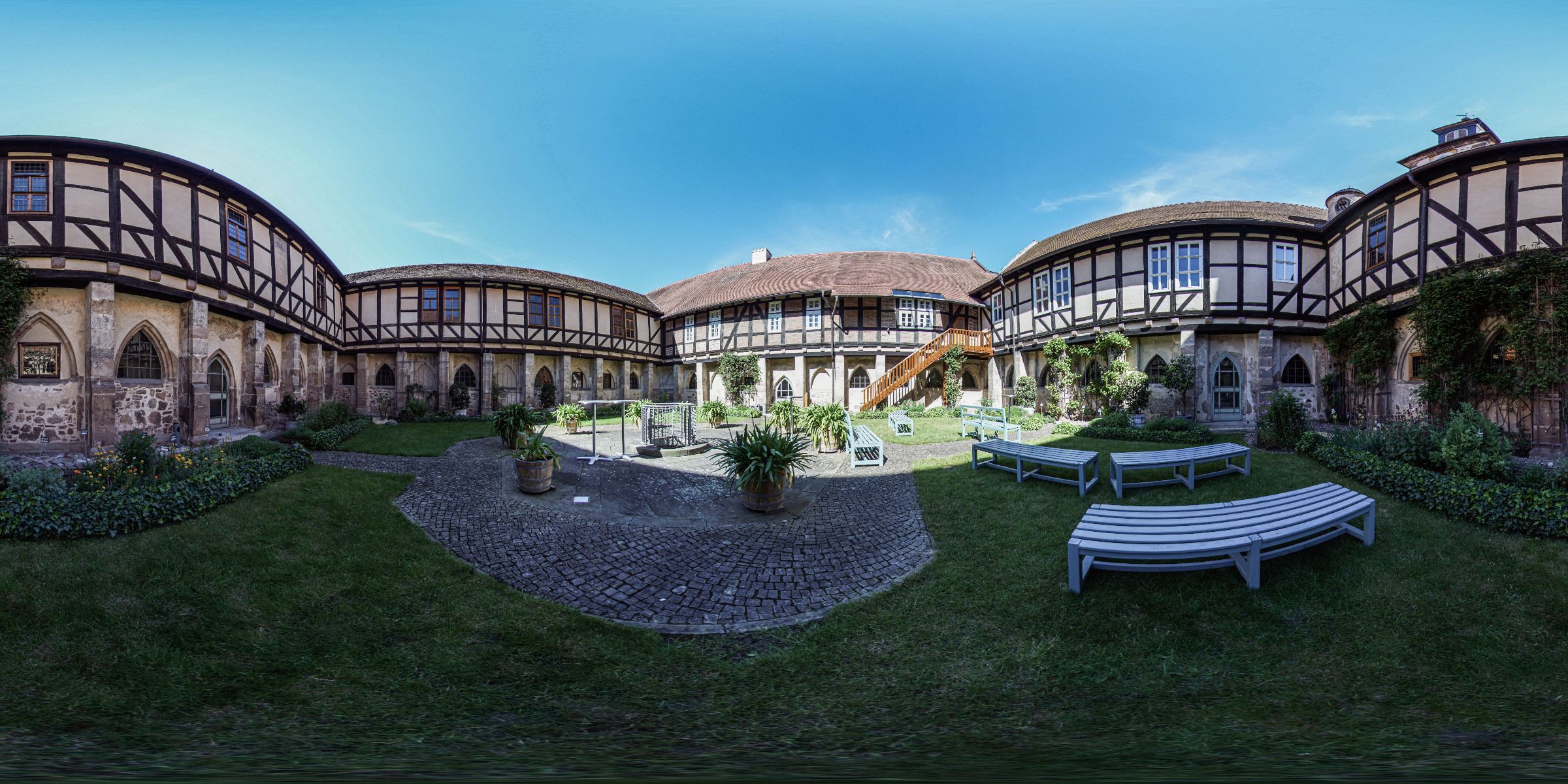 01.06.2021 Kloster Haydau Innenhof